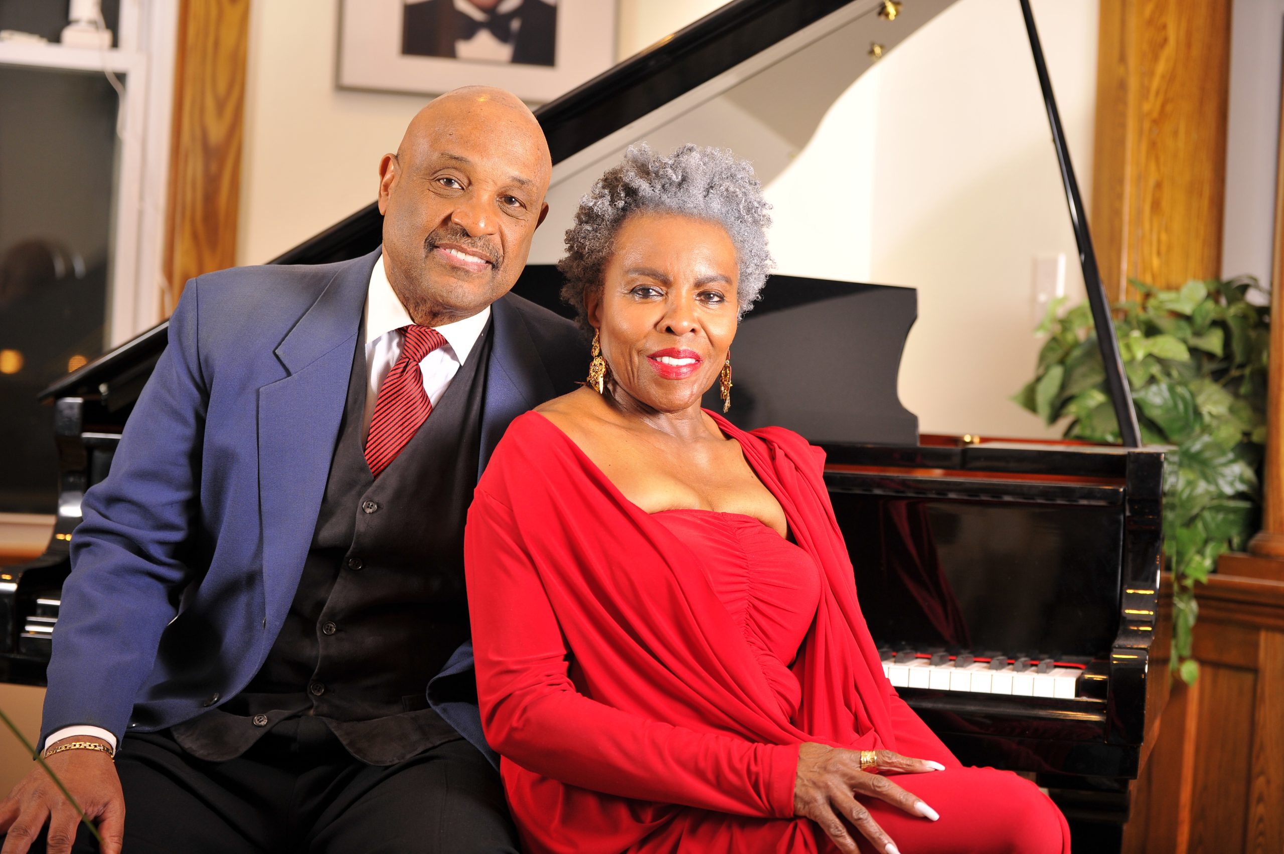 Dr. Willie and Dee Jolley piano shot
